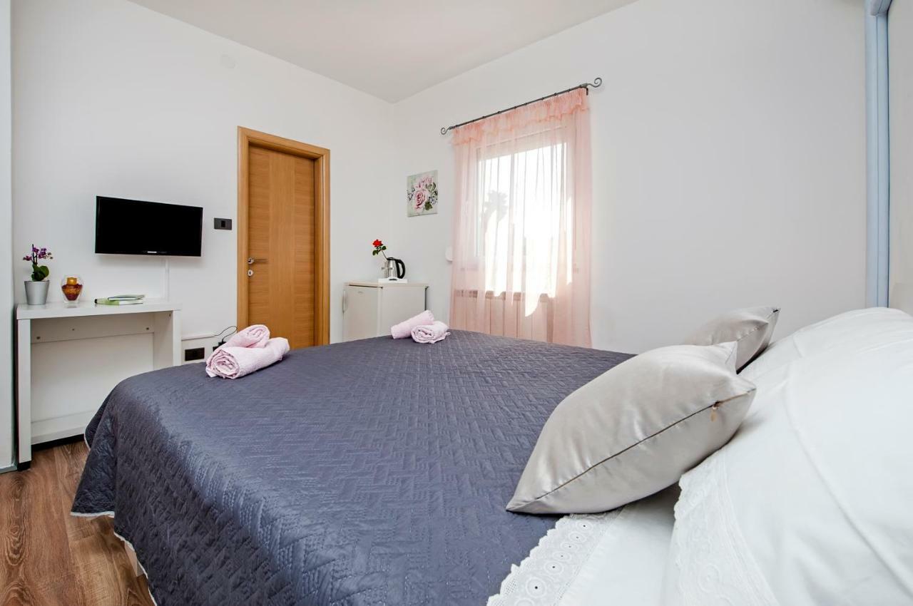 Rooms Mariana Rovinj Exterior foto
